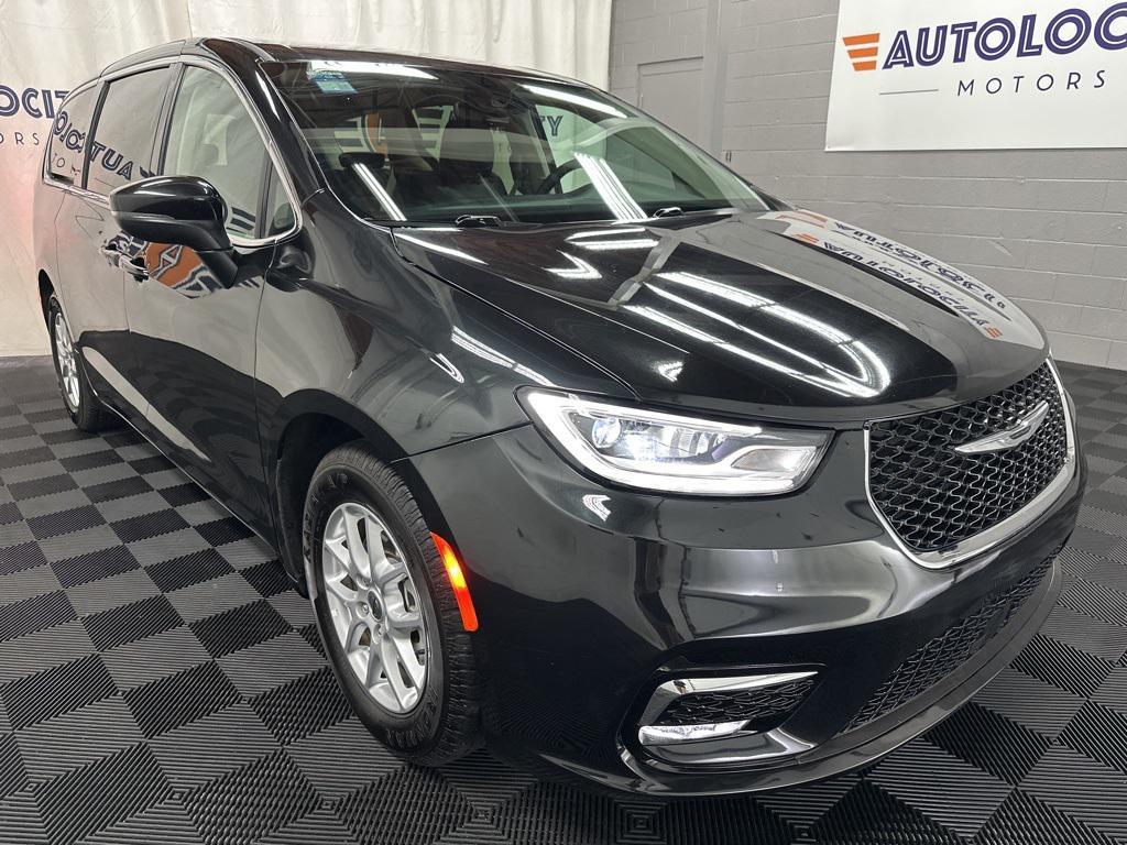used 2023 Chrysler Pacifica car, priced at $21,500
