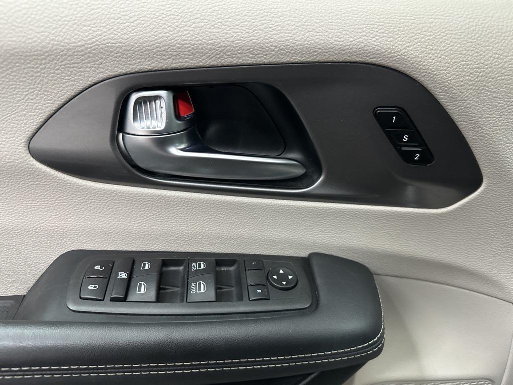 used 2023 Chrysler Pacifica car, priced at $21,500