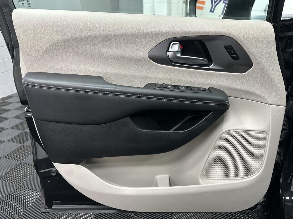 used 2023 Chrysler Pacifica car, priced at $21,500