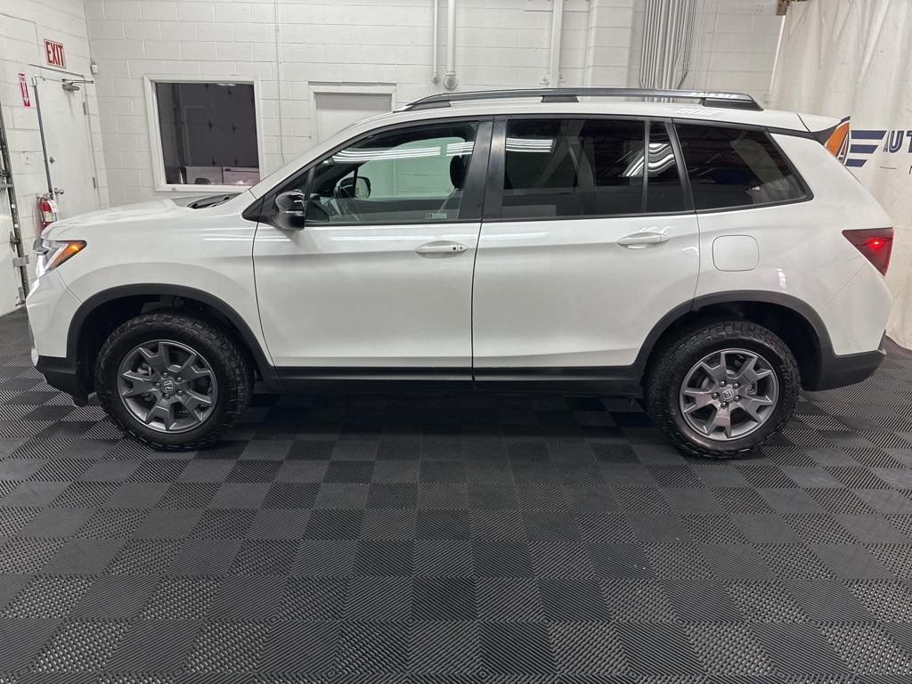 used 2024 Honda Passport car, priced at $32,000