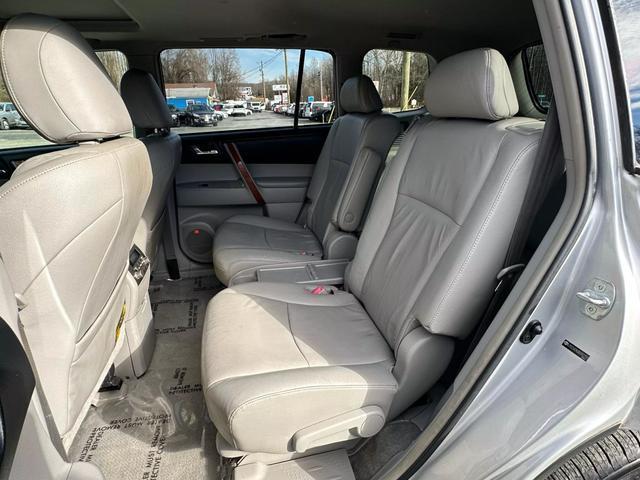 used 2008 Toyota Highlander car, priced at $6,990