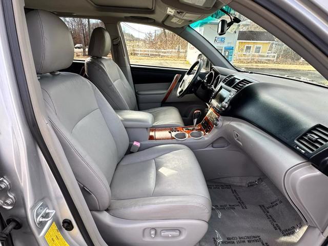 used 2008 Toyota Highlander car, priced at $6,990