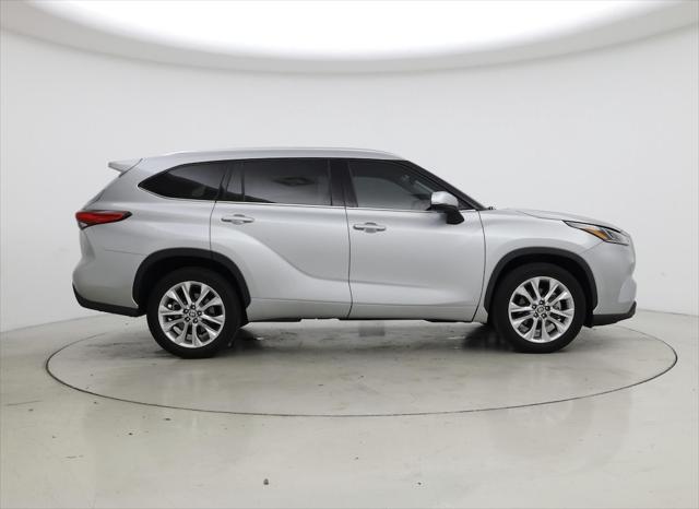 used 2021 Toyota Highlander car, priced at $34,998