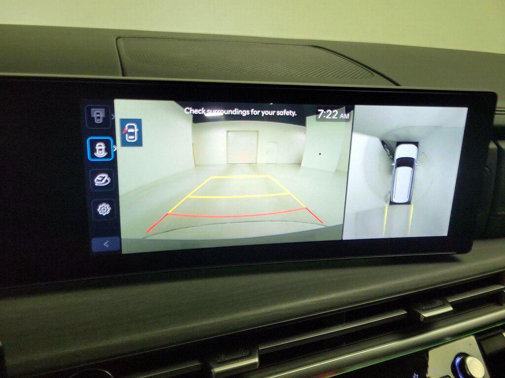 used 2024 Hyundai Santa Fe car, priced at $34,998