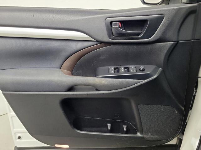 used 2019 Toyota Highlander car, priced at $24,998