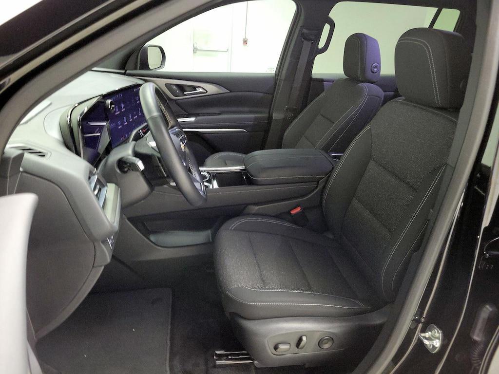 used 2025 Chevrolet Traverse car, priced at $41,998