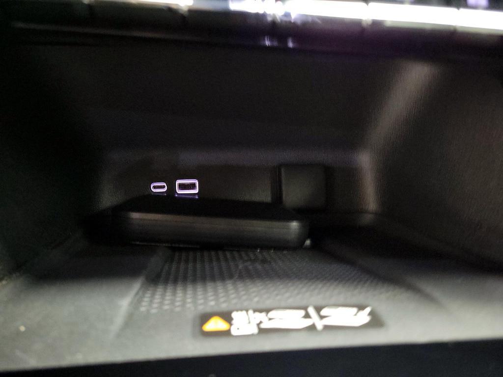 used 2025 Chevrolet Traverse car, priced at $41,998