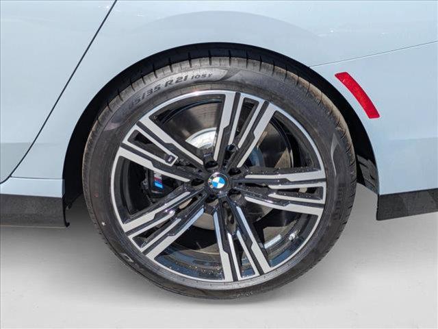 new 2025 BMW 760 car, priced at $129,625