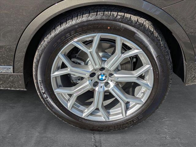 new 2026 BMW X7 car, priced at $89,425
