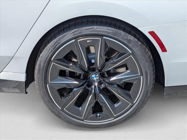 new 2025 BMW 760 car, priced at $129,625