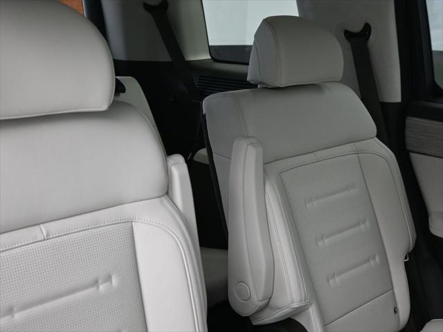 new 2025 Hyundai SANTA FE HEV car, priced at $43,983