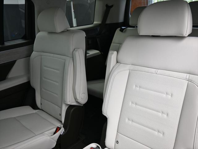 new 2025 Hyundai SANTA FE HEV car, priced at $43,983