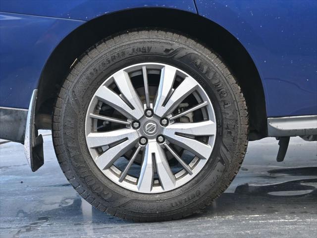 used 2020 Nissan Pathfinder car, priced at $20,991