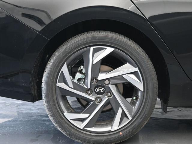 new 2025 Hyundai Elantra car, priced at $26,536