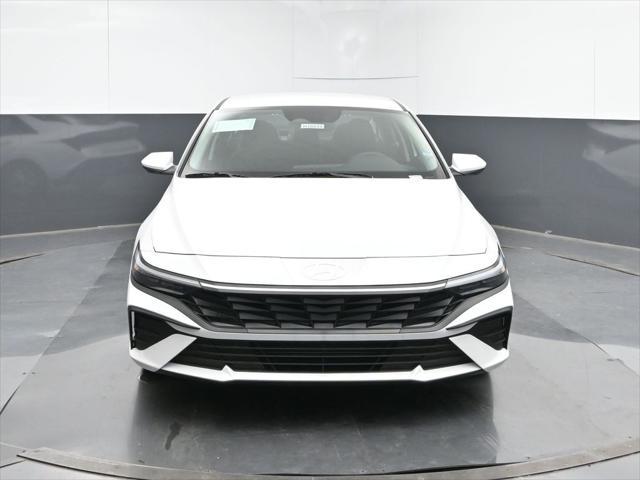 new 2025 Hyundai Elantra car
