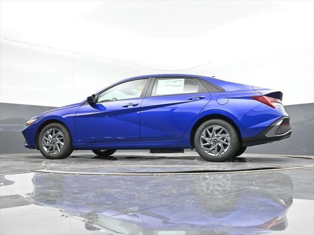 new 2024 Hyundai Elantra HEV car, priced at $23,465