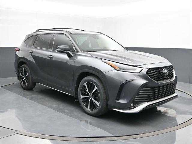 used 2021 Toyota Highlander car, priced at $28,625