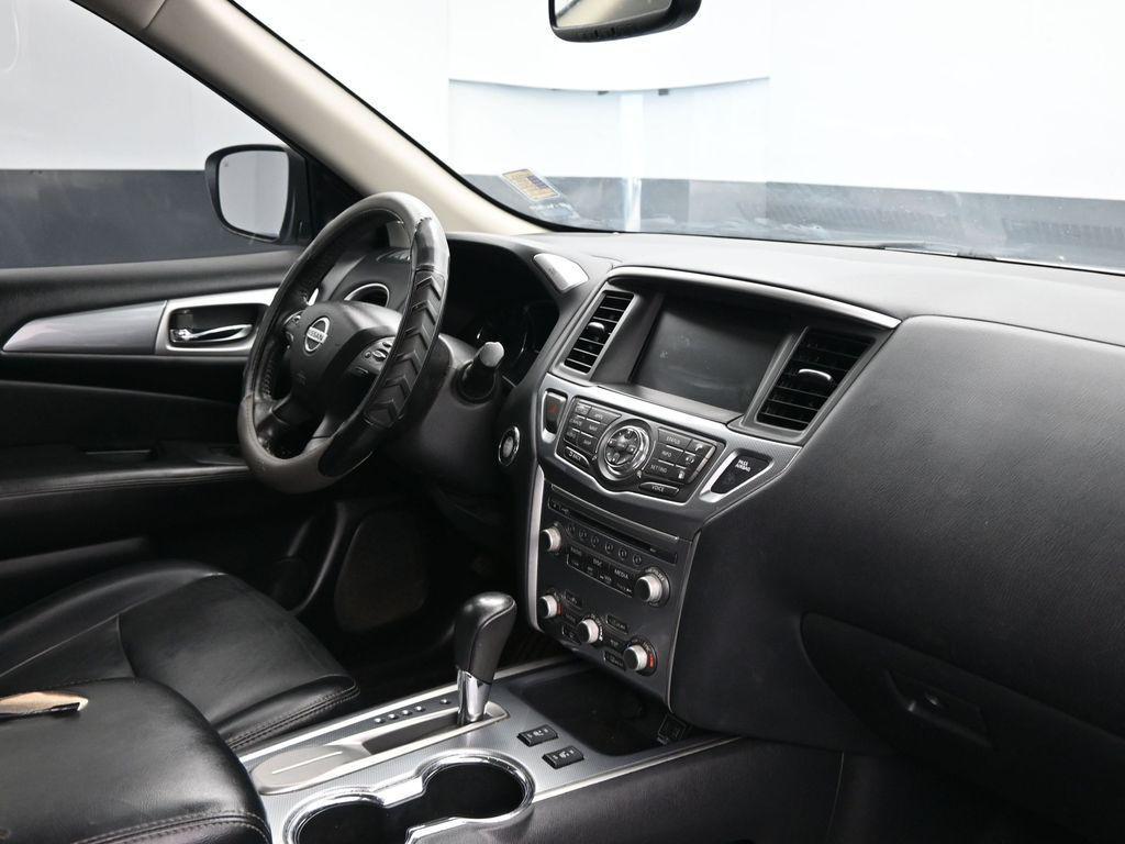 used 2020 Nissan Pathfinder car, priced at $15,668