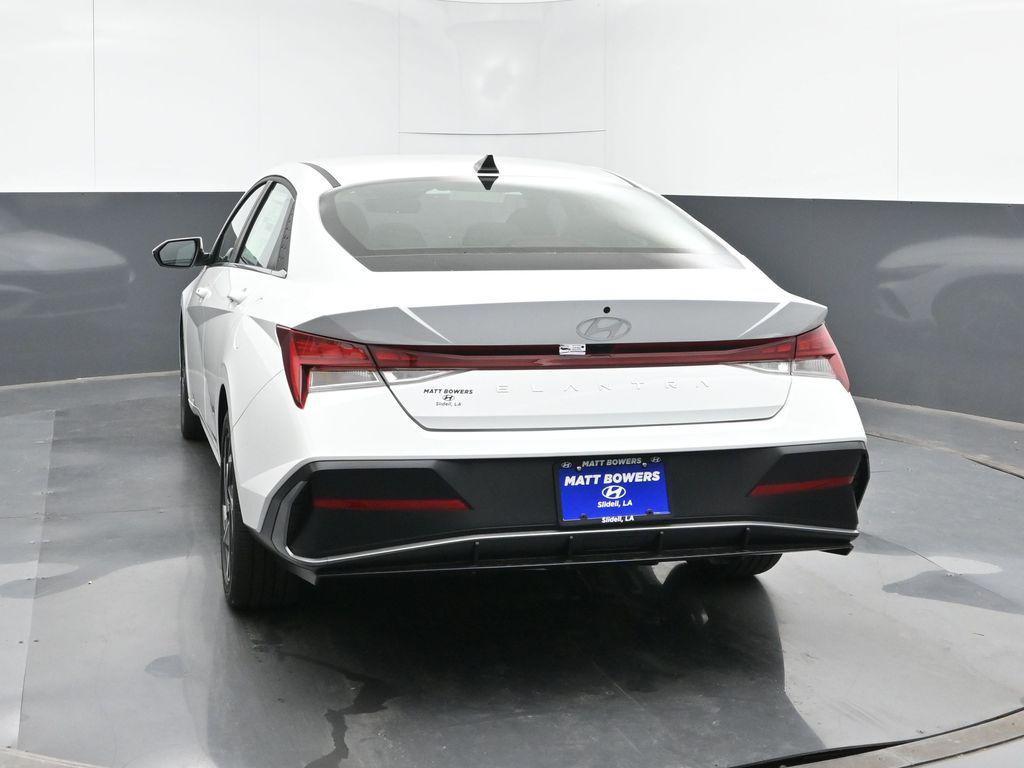new 2025 Hyundai Elantra car, priced at $25,921