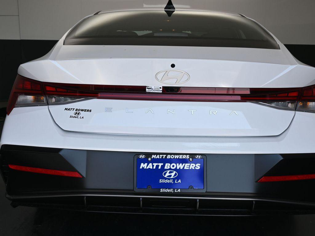 new 2025 Hyundai Elantra car, priced at $25,921
