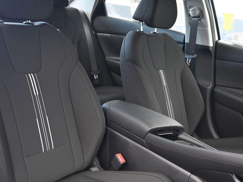new 2025 Hyundai Elantra car, priced at $25,921