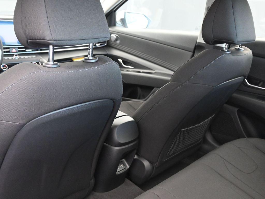 new 2025 Hyundai Elantra car, priced at $25,921