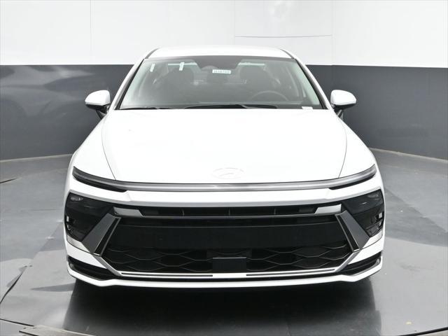 new 2025 Hyundai Sonata Hybrid car, priced at $31,819