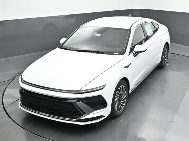 new 2025 Hyundai Sonata Hybrid car, priced at $32,069