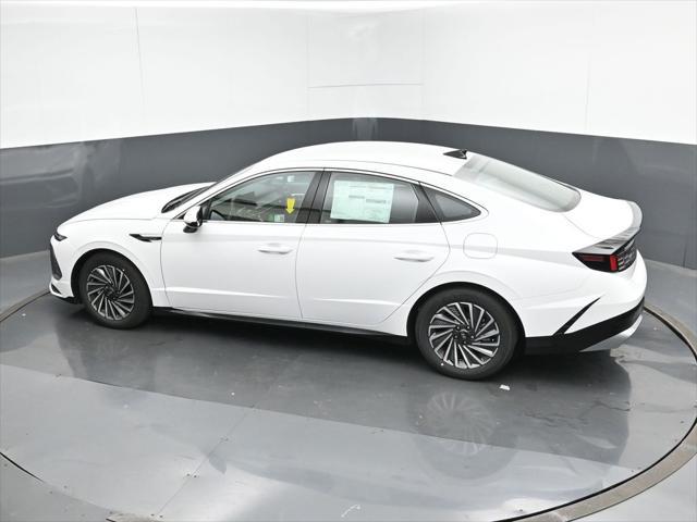 new 2025 Hyundai Sonata Hybrid car, priced at $32,069