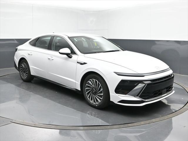 new 2025 Hyundai Sonata Hybrid car, priced at $32,069