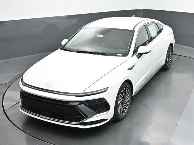 new 2025 Hyundai Sonata Hybrid car, priced at $31,819