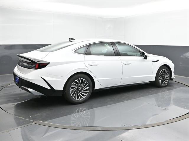new 2025 Hyundai Sonata Hybrid car, priced at $31,819