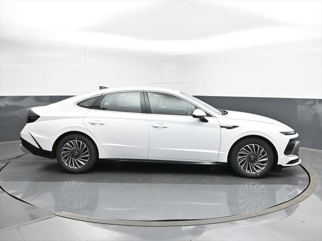new 2025 Hyundai Sonata Hybrid car, priced at $31,819
