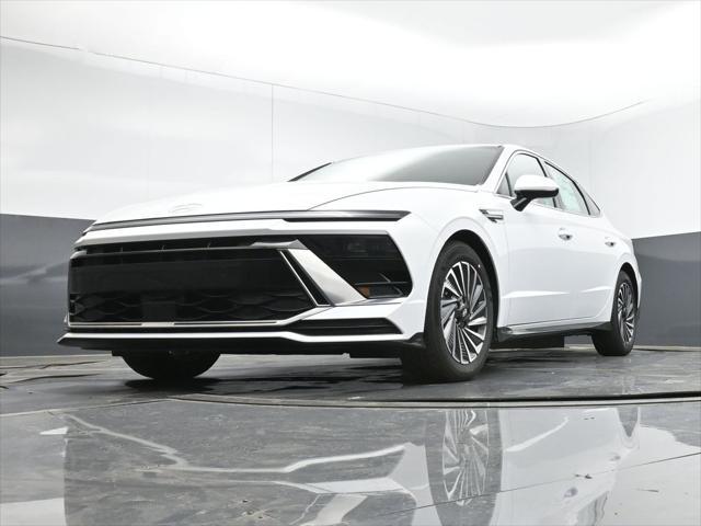 new 2025 Hyundai Sonata Hybrid car, priced at $31,819