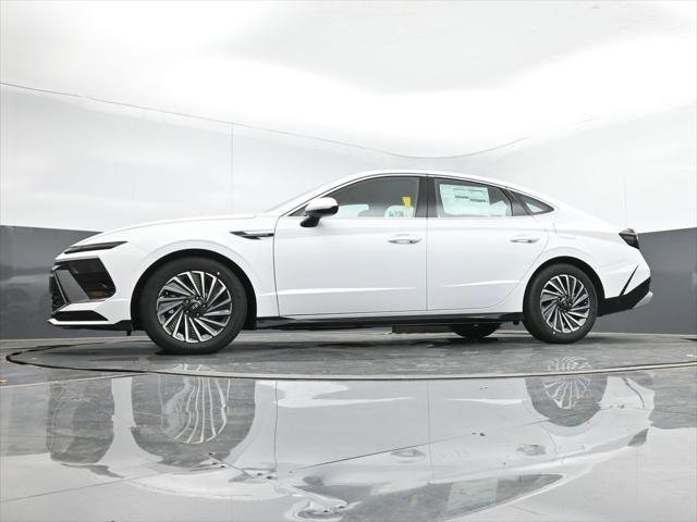 new 2025 Hyundai Sonata Hybrid car, priced at $32,069