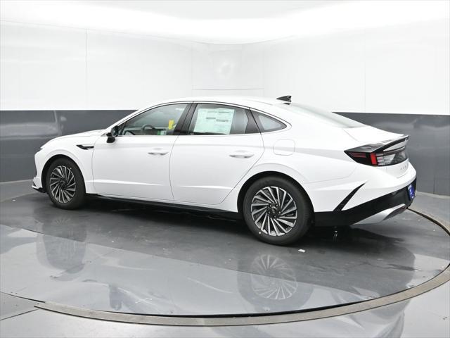 new 2025 Hyundai Sonata Hybrid car, priced at $32,069