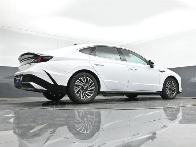 new 2025 Hyundai Sonata Hybrid car, priced at $32,069