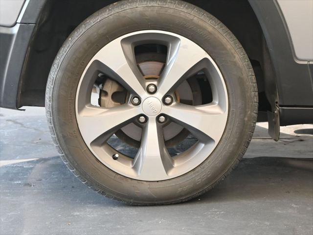 used 2019 Jeep Cherokee car, priced at $16,987
