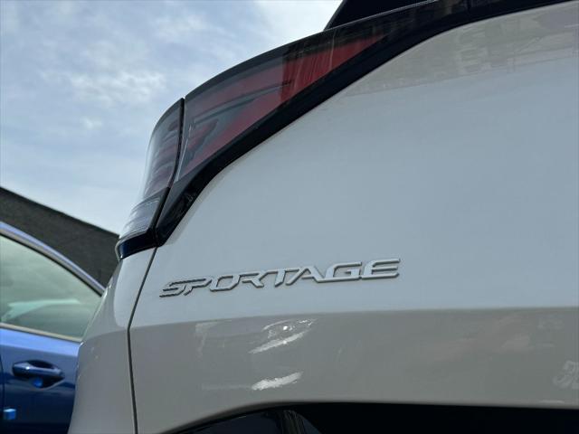 new 2024 Kia Sportage Hybrid car