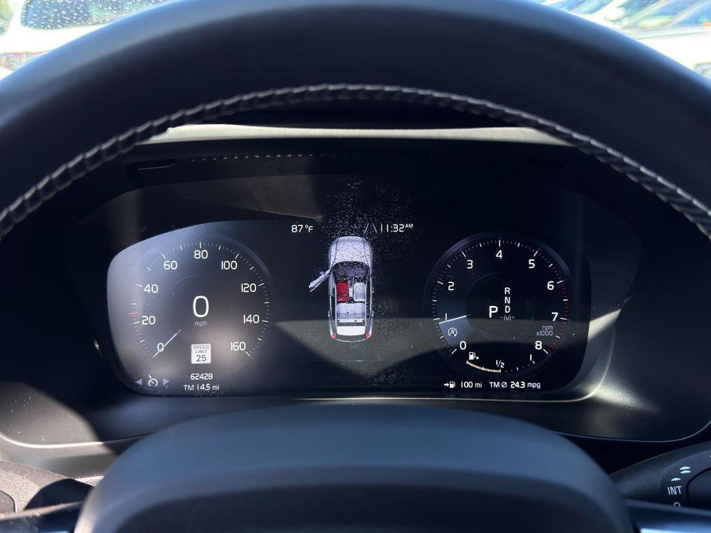 used 2021 Volvo XC40 car, priced at $21,799