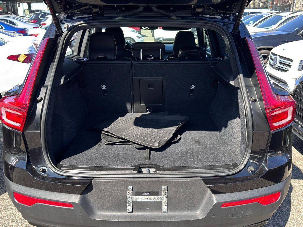 used 2021 Volvo XC40 car, priced at $21,799