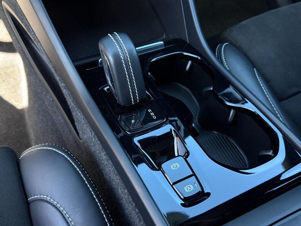 used 2021 Volvo XC40 car, priced at $21,799