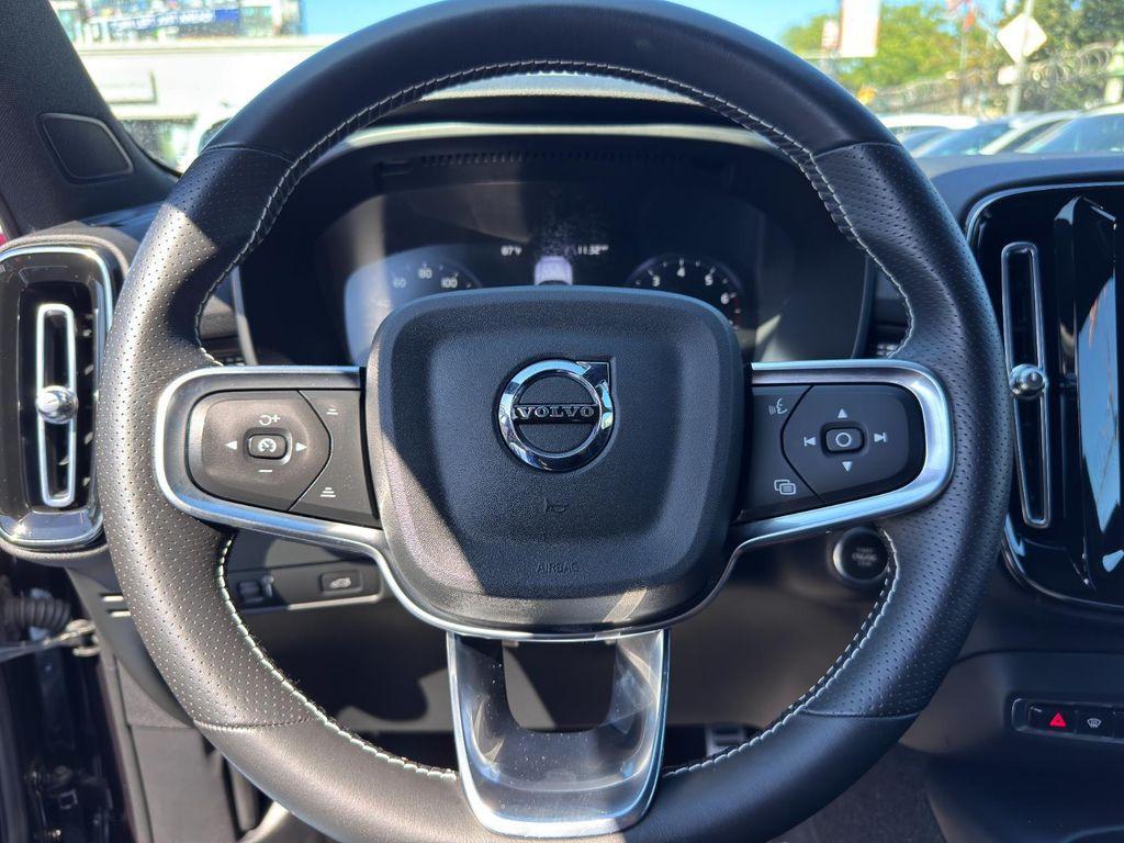 used 2021 Volvo XC40 car, priced at $21,799