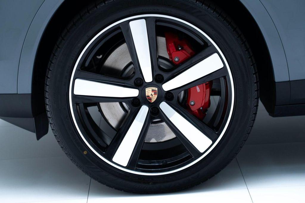 new 2025 Porsche Cayenne car, priced at $134,095