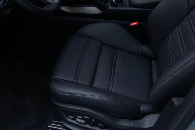 used 2025 Porsche Cayenne E-Hybrid car, priced at $179,900