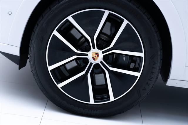 used 2025 Porsche Cayenne E-Hybrid car, priced at $121,900