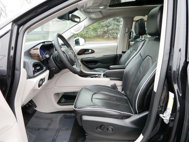 used 2023 Chrysler Pacifica car, priced at $31,000