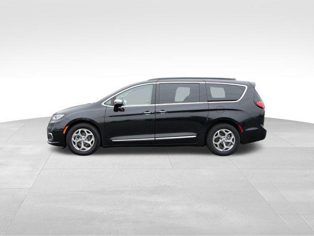 used 2023 Chrysler Pacifica car, priced at $31,234