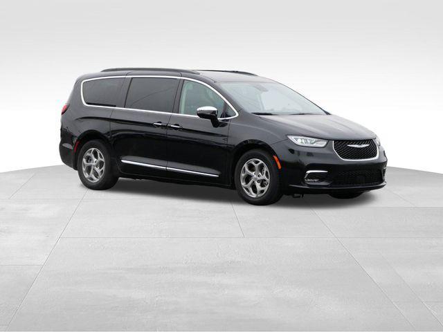 used 2023 Chrysler Pacifica car, priced at $33,150