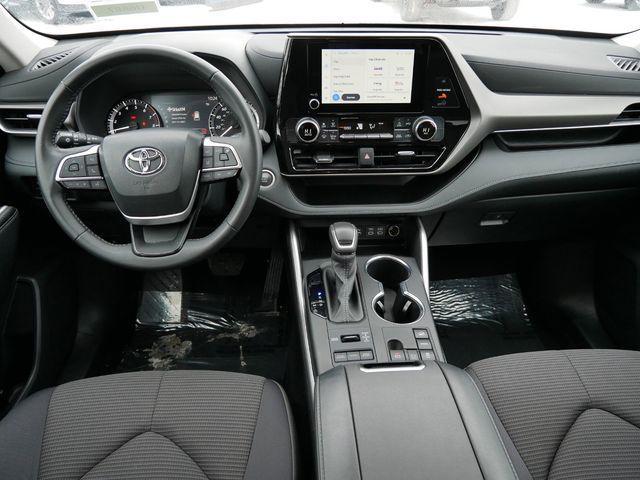 used 2024 Toyota Highlander car, priced at $36,234